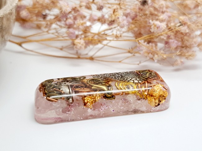 cadeau future maman, orgonite de poche en quartz rose, pour cadeau noel amour et douceur, fait mains