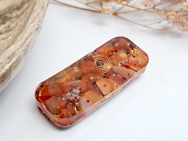 orgonite de poche résine et cornaline, cadeau de noel unisexe fait mains