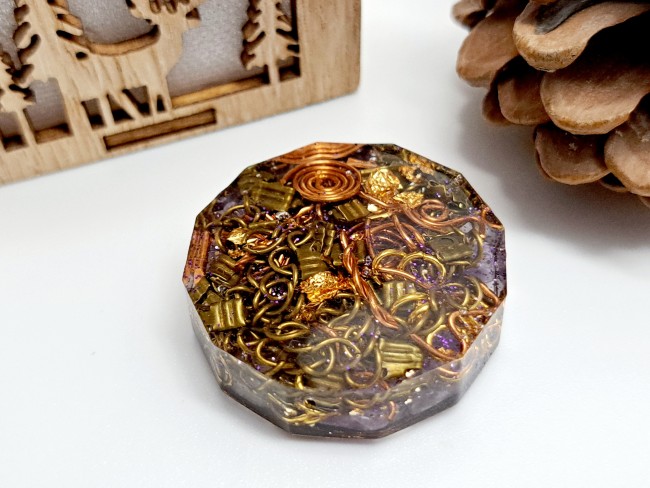 orgonite de poche protection amethyste et lacher prise pour cadeau merci noel ou anniversaire