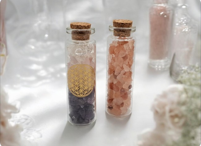 fiole pierres naturelles amethyste cristal de roche et quartz rose fiole pierres naturelles amethyste cristal de roche et quartz rose