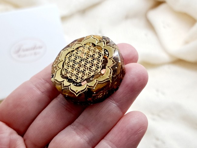 orgonite de poche protection oeil de tigre, cadeau fait main noel ou anniversaire