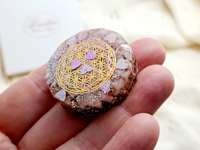orgonite de poche protection quartz rose pour cadeau merci noel ou anniversaire