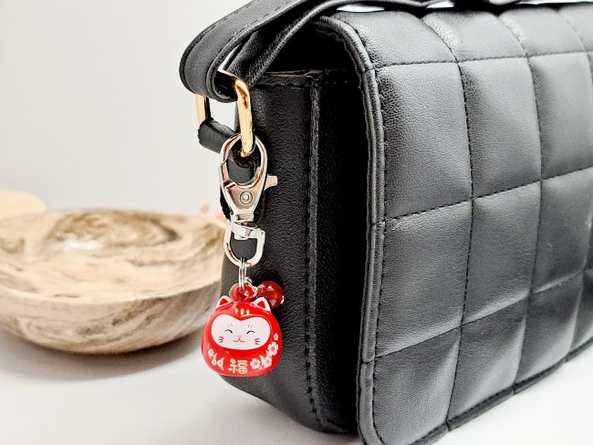 maneki neko, chat porte bonheur, porte clé pierre naturelle, cadeau unisexe chance 
