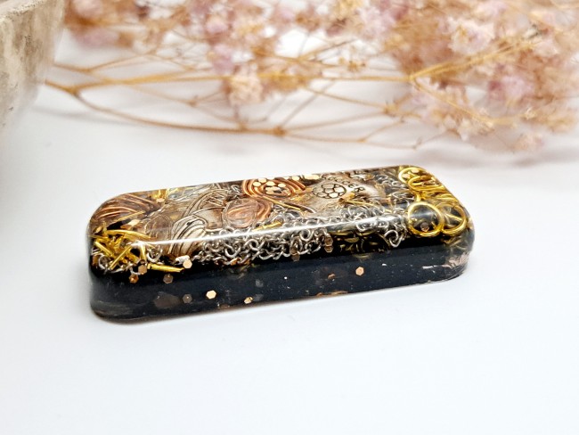 Orgonite de poche protection tourmaline noire pour cadeau noel sportif et amateur de football.