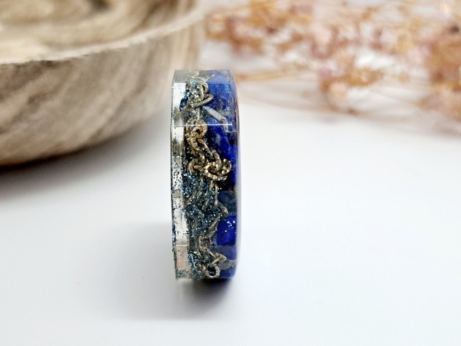 orgonite bleu de poche en lapis lazuli, cadeau protection noel unisexe, pierre naturelle
