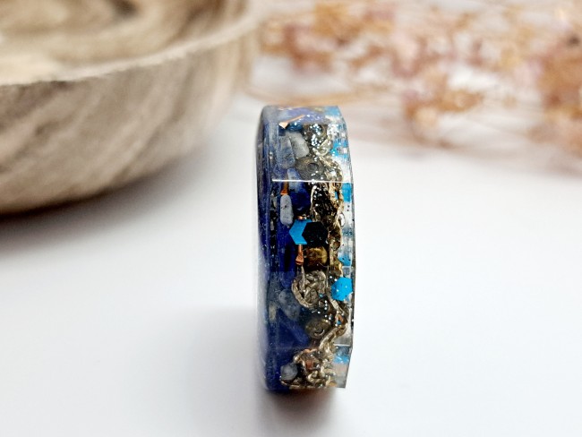 orgonite de poche protection lapis lazuli bleu et fleur de lotus pour cadeau merci noel ou anniversaire
