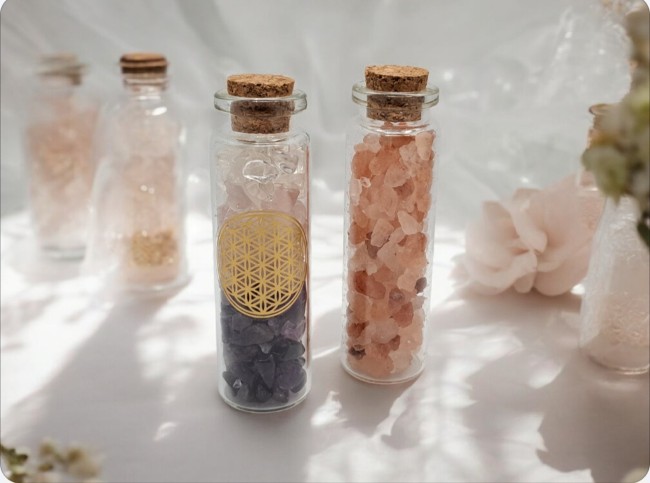 fiole pierres naturelles amethyste cristal de roche et quartz rose fiole pierres naturelles amethyste cristal de roche et quartz rose