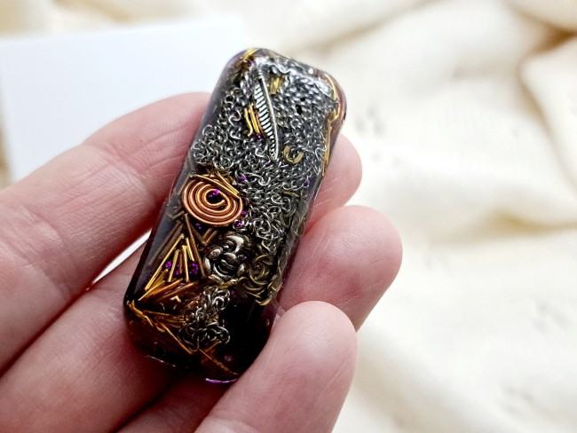 orgonite de poche amethyste pour cadeau unisexe fait mains noel, anniversaire, protection