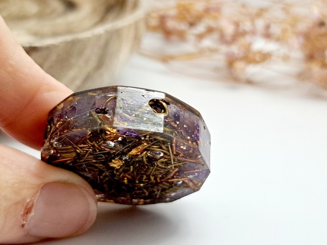 orgonite de poche amethyste, protection et lacher prise, cadeau noel unisexe, pierres naturelles