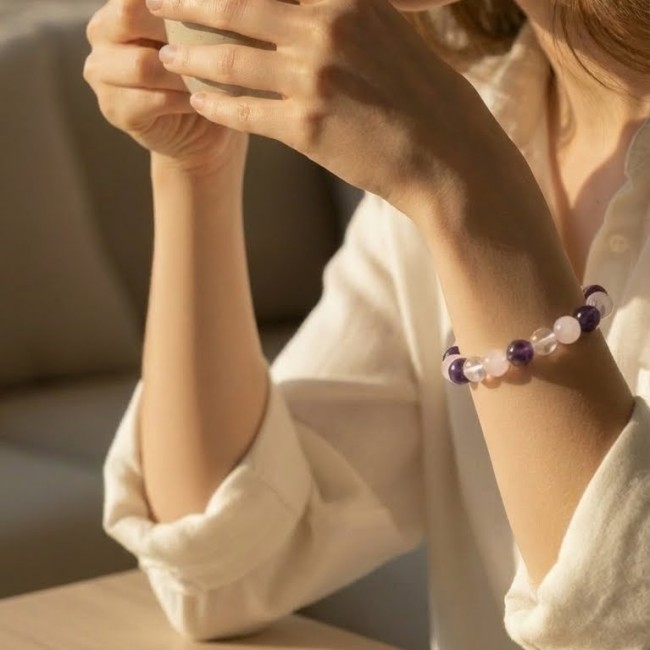 bracelet triangle d'or en amethyste quartz rose et cristal de roche pour cadeau fete des mères, cadeau noel,pierres naturelles stess et lacher prise, domidora