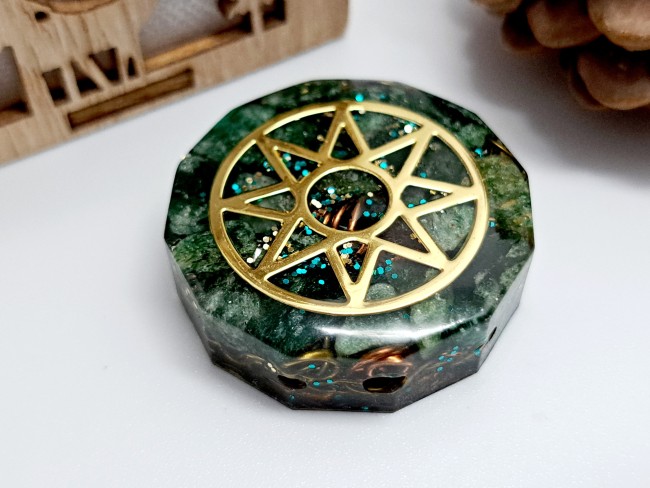 orgonite de poche verte en aventurine, cadeau unisexe noel, anniversaire, gestion colère, protection