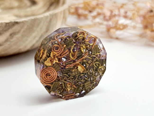 orgonite de poche protection amethyste et lacher prise pour cadeau merci noel ou anniversaire