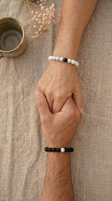 bracelets distance en pierres naturelles noir et blanc pour cadeau separation longue distance en howlite et onyx, domidora