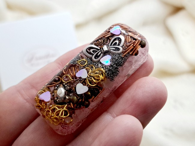 orgonite de poche protection en quartz rose pour cadeau merci noel ou anniversaire