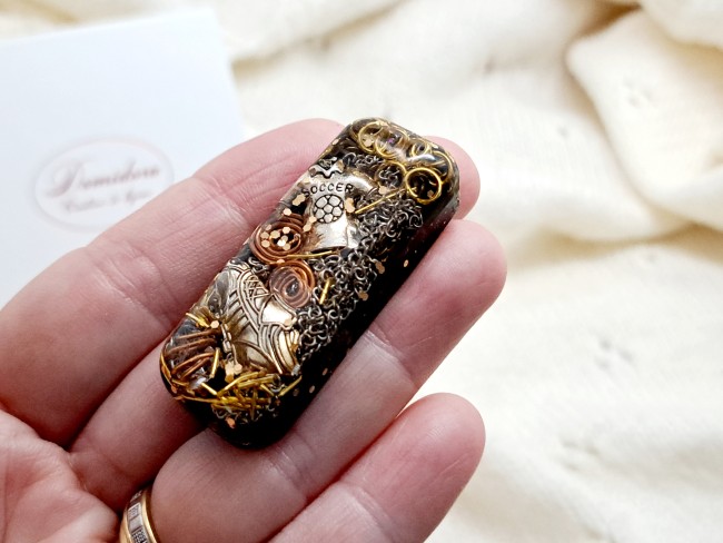 Orgonite de poche protection tourmaline noire pour cadeau noel sportif et amateur de football.
