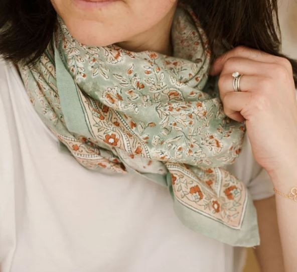 foulard-indien-block-print-bindi-sarika-matcha foulard indien vert clair matcha