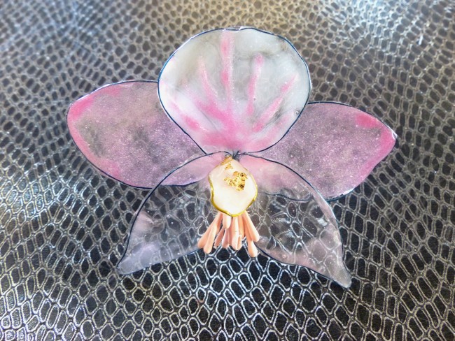 Fleur Orchidée résine , notes de rosée