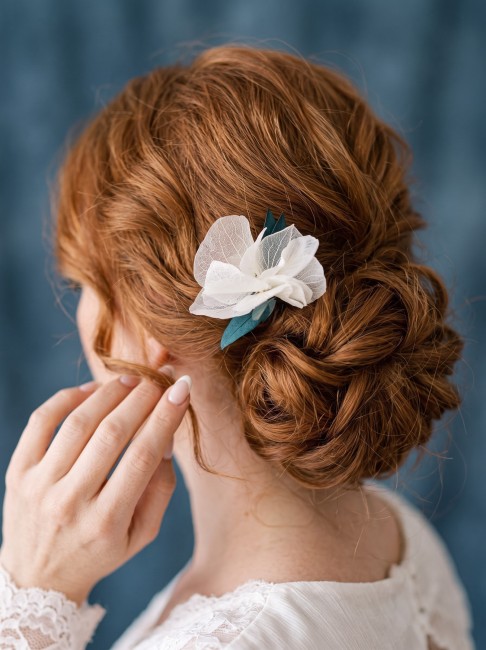 Pince Kiara fleurs blanches 1