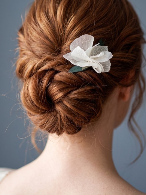 Pince Kiara fleurs blanches 5