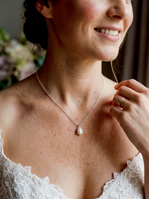 Collier perle goutte
