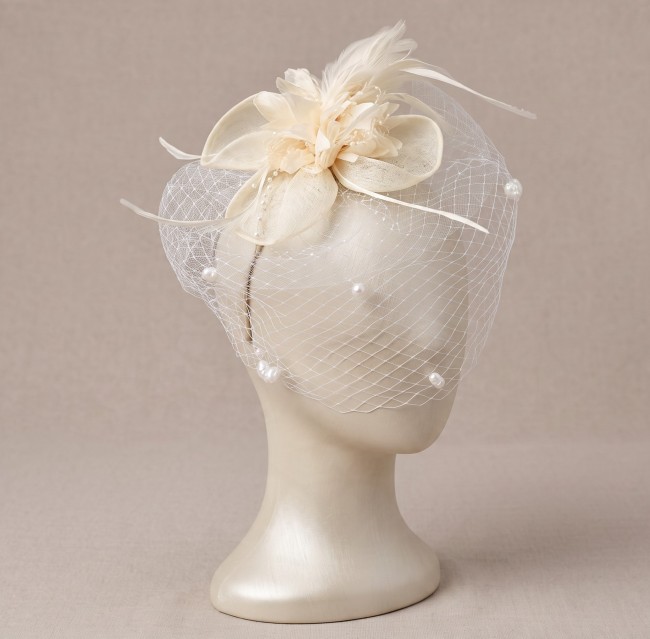 Fascinator ivoire