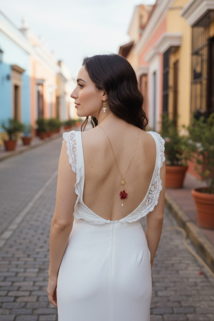 Imen collier de dos nu