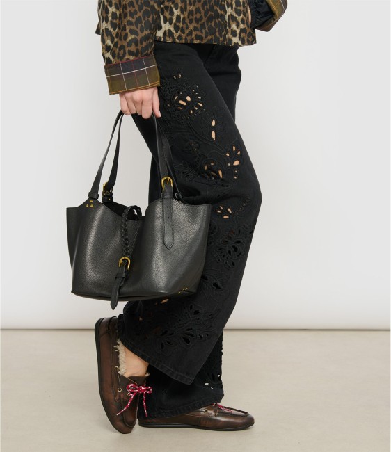 dreyf-look20251203-81708-0