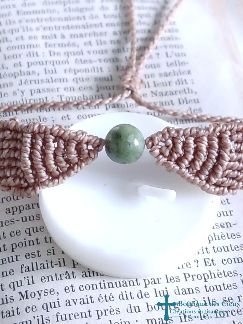 bracelet artisanal en micro macramé