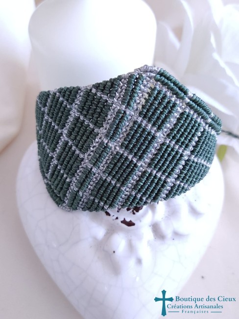 bracelet en micro macramé vert et argenté