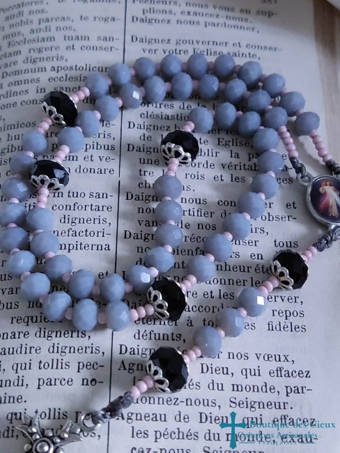 perles en verre gris