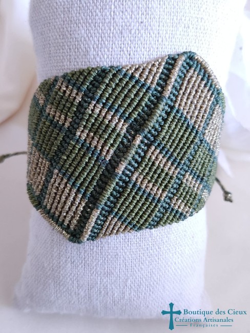 bracelet en micro macramé vert et doré