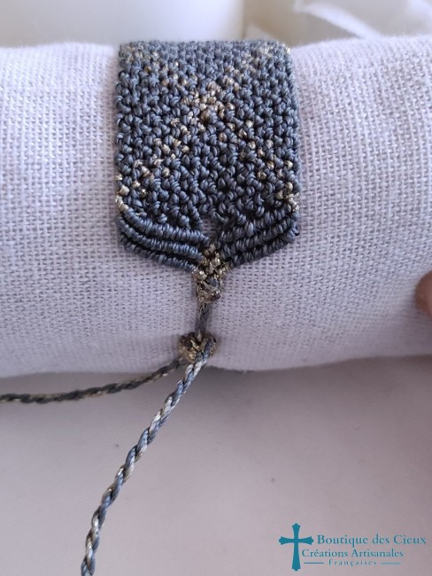 Bracelet en micro macramé kaki et doré