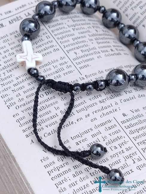 croix synthétique pour bijou