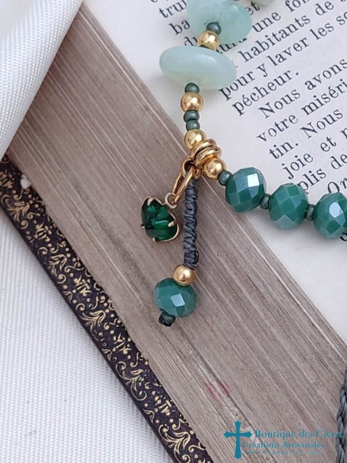 petit pendentif en verre vert 