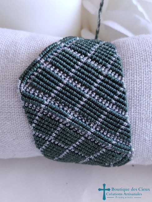bracelet en micro macramé vert et argenté