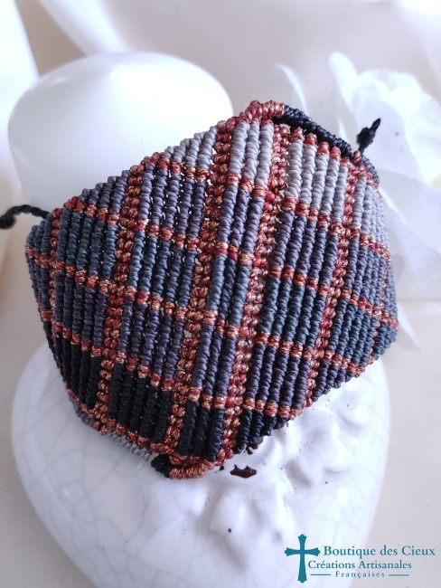 Bracelet artisanal en macramé