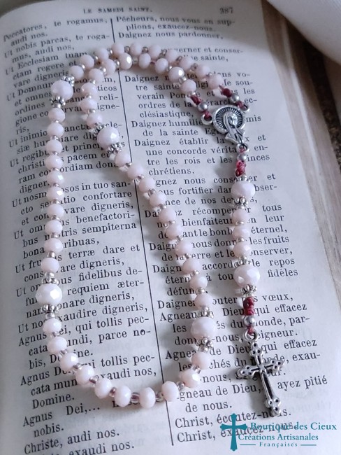 Mini chapelet en verre rose