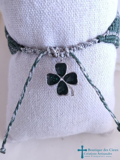 bracelet en micro macramé vert et argenté