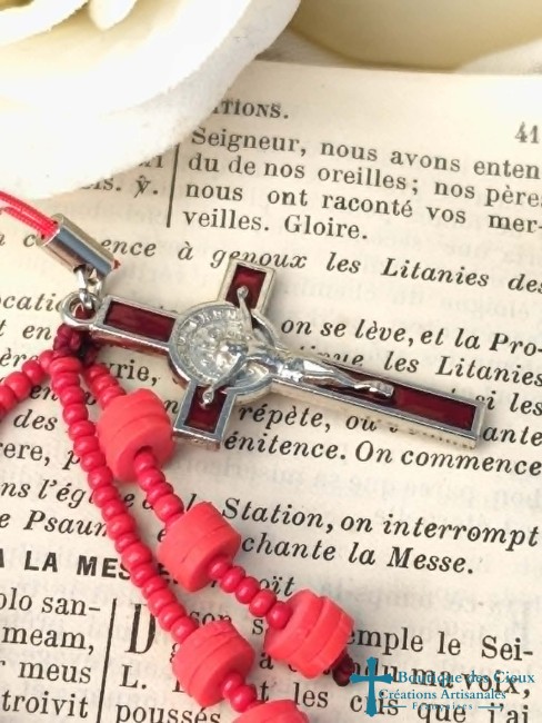 croix émaillée rouge