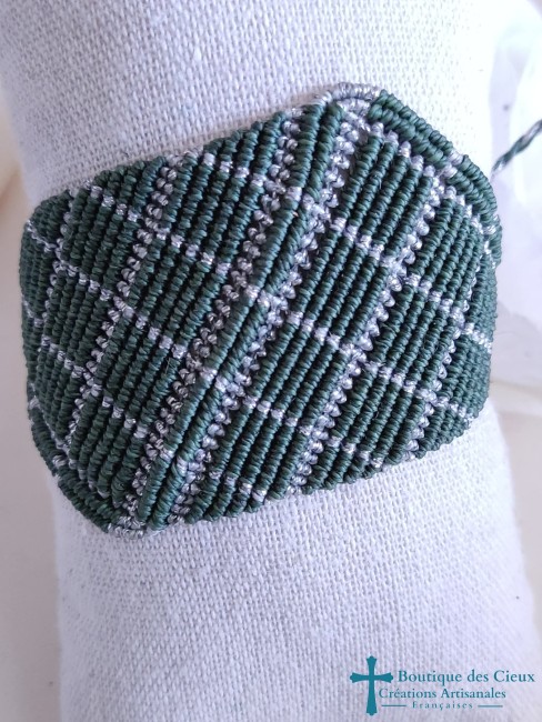 bracelet en micro macramé vert et argenté