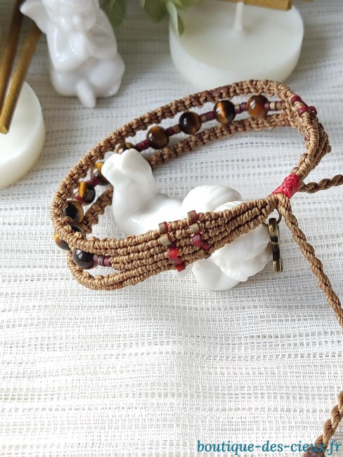 Tissage micro macramé avec inclusion de perles