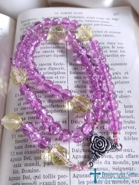 perles rose effet craquelé