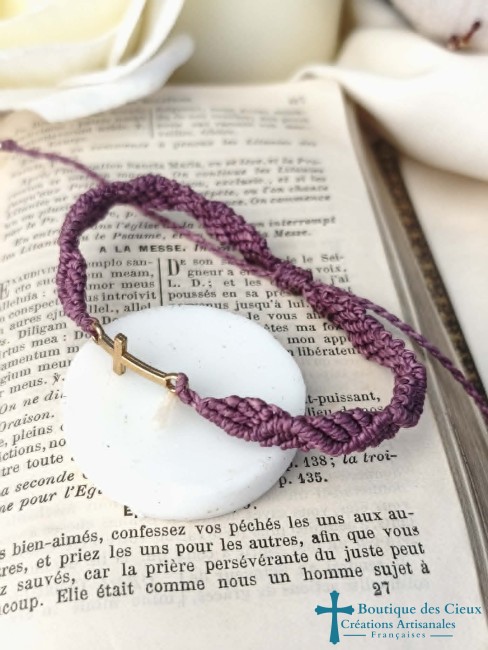 bracelet connecteur croix dorée tissage aile d'ange violet