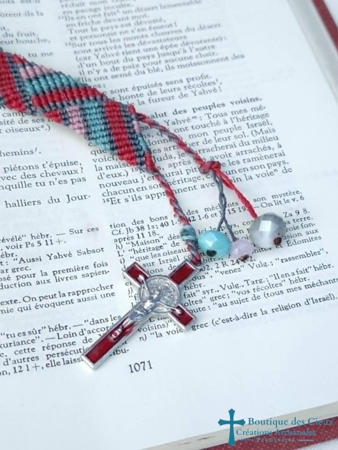 croix émaillée rouge