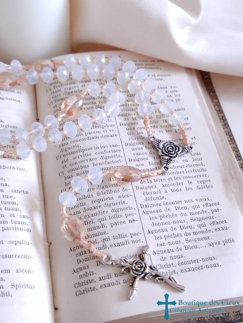 Croix argenté motif rose