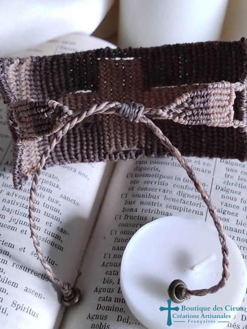 bracelet artisanal en micro macramé