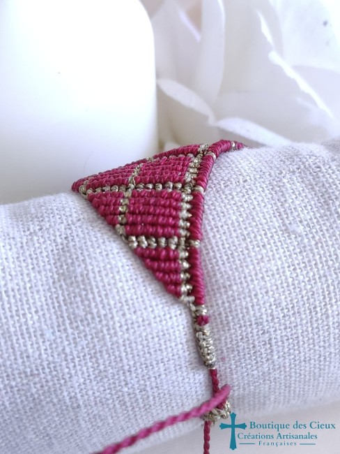 bracelet en micro macramé bordeaux et doré