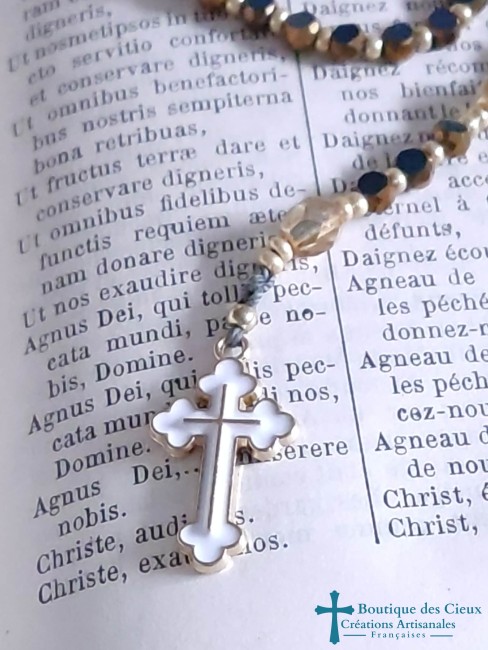 croix émaillée blanche