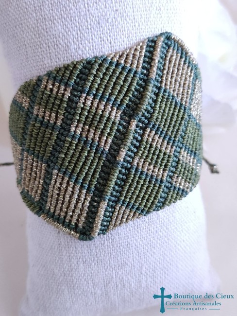 bracelet en micro macramé vert et doré