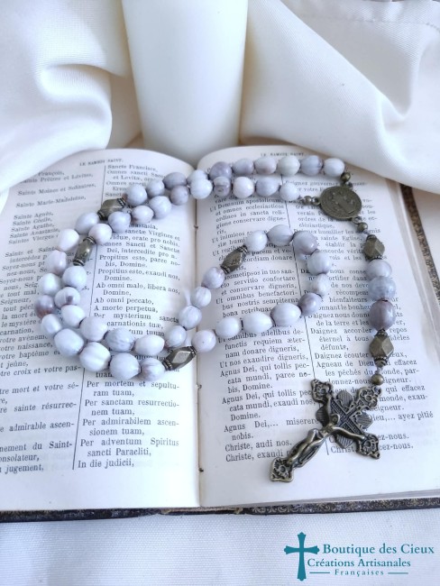 chapelet artisanal en graine